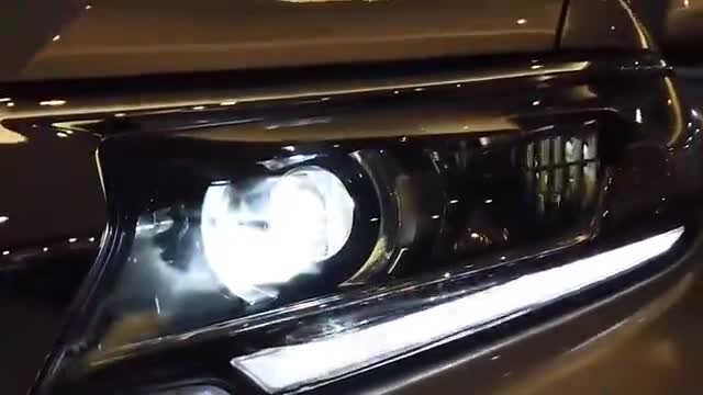 2021款丰田普拉多到店实拍，近距离了解外观内饰，给个不买的理由