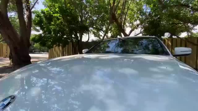 2021款宝马3系330i实车展示，拿到钥匙坐进驾驶室，给个不买理由