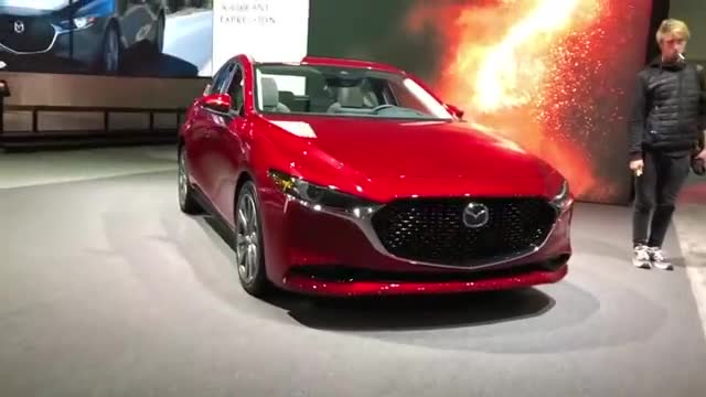 以颜值和操控著称！实拍2020款马自达3，简直不要太心动