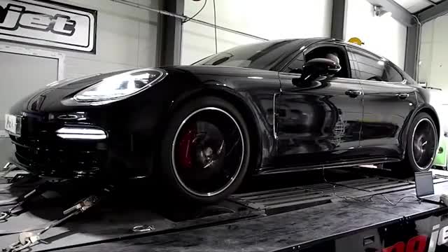 2021款保时捷帕拉梅拉有多强悍？开上马力机声浪响起，帅气开始