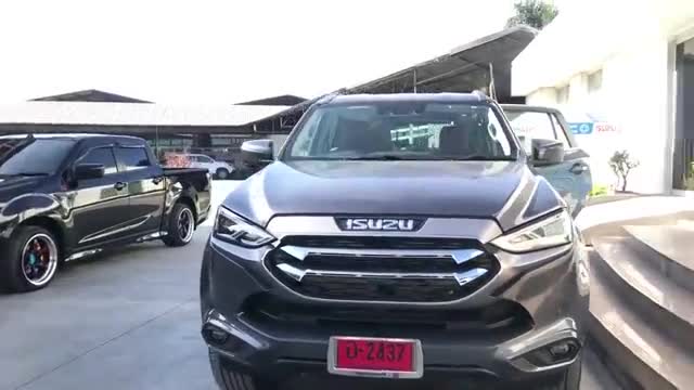 2021款五十铃MU-X牧游侠抢先实拍，颜值总算提升不少，太帅了