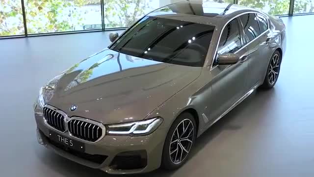 2021款宝马5系530i实拍，看这颜值，还纠结选它还是奥迪A6L吗？