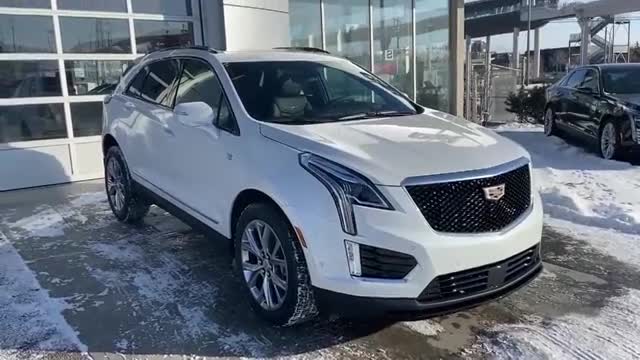 新车到店！实拍2020款凯迪拉克XT5，了解完实车后，买不买自己想