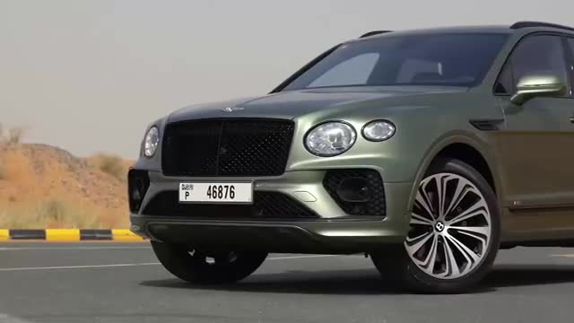 2021款宾利添越实车展示，按下后备箱的车标，才是神奇的开始