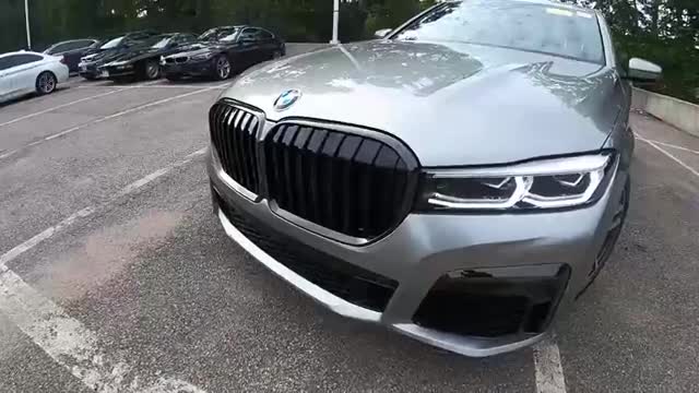 2021款宝马7系实车展示，声浪响起那刻，近距离感受一下有多帅气