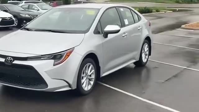 2021款丰田卡罗拉抢先实拍，按下钥匙坐进车内，才知道啥叫改变