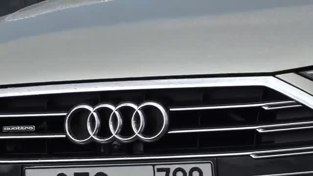 2021款奥迪A8L实车展示，做个滑轮组测试，才知道这车有多强悍