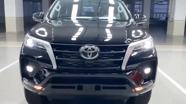 2021款丰田奔跑者入库实拍，有这颜值和配置，买不买撼路者自己定