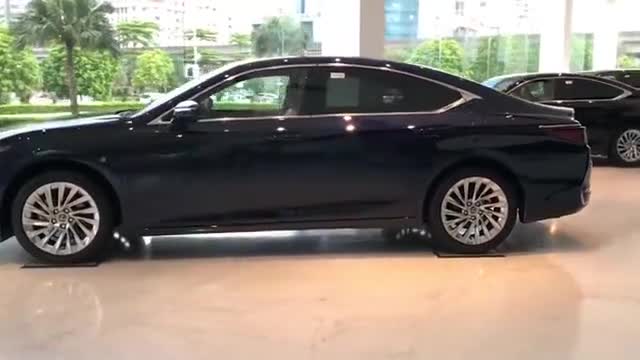 2020款雷克萨斯ES250到店实拍，有这颜值和内饰，给个不喜欢理由