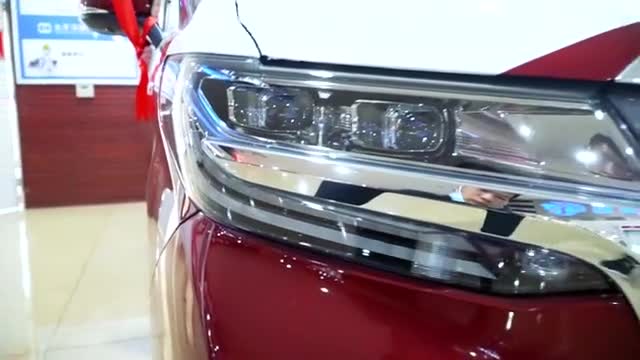 20款丰田埃尔法豪华版高端MPV霸气亮相现车实拍讲解