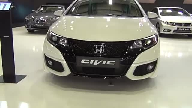 车展实拍新款本田Civic汽车细节，土豪们喜欢这台车吗