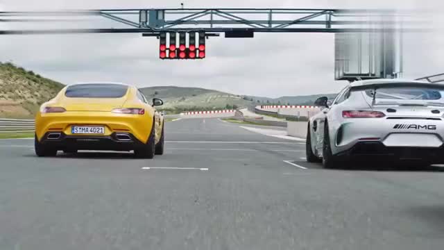 今年最动感的性能车广告,来自奔驰AMG！