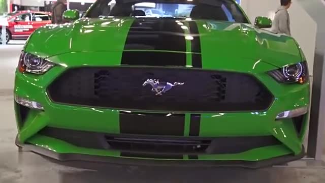 车展实拍全新福特野马汽车细节，外形太炫酷了