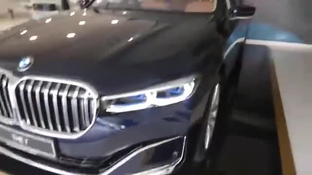 可算见到了，2021款宝马7系展示，近距离了解后，还要啥奔驰S级