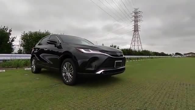 可算见到了！2021款丰田Harrier抢先实拍，躺进后备箱那刻心动了