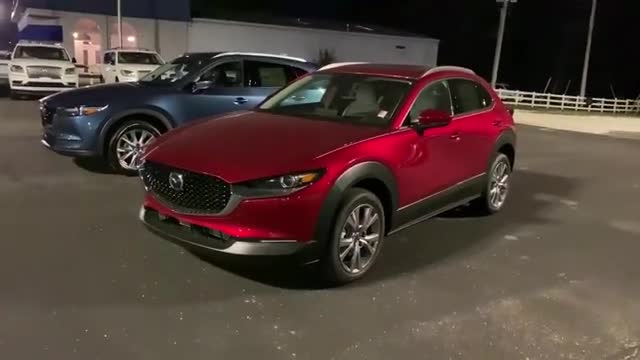 夜晚实拍2021款马自达CX30和马自达CX5，比一下才明白区别多大