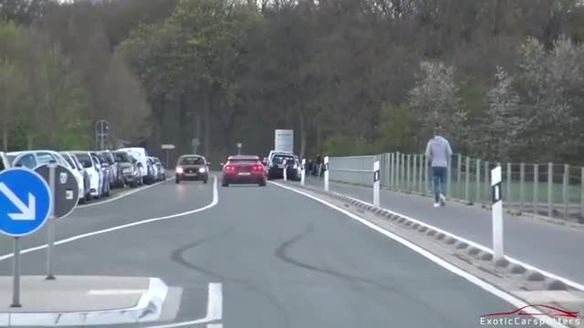 外国跑车实拍，布加迪超跑你会喜欢吗？