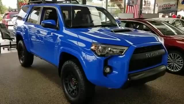 2019款丰田超霸到店实拍，近距离看到外观和内饰，才知道有多霸气