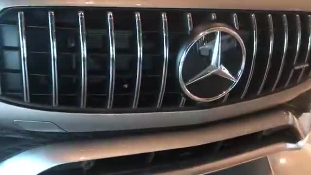 2020款奔驰GLC到店实拍，坐进车内看到内饰，我彻底心动了