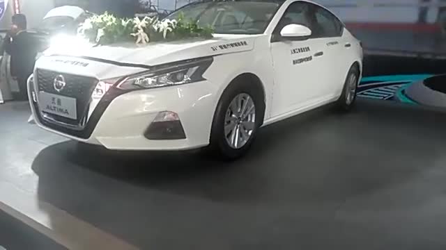 车展实拍2019款日产天籁，有颜值有内饰，买不买看完自己拿主意