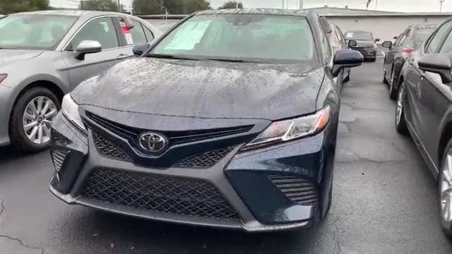 改款后确实好看！实拍2020款丰田凯美瑞，外观和内饰详细展示