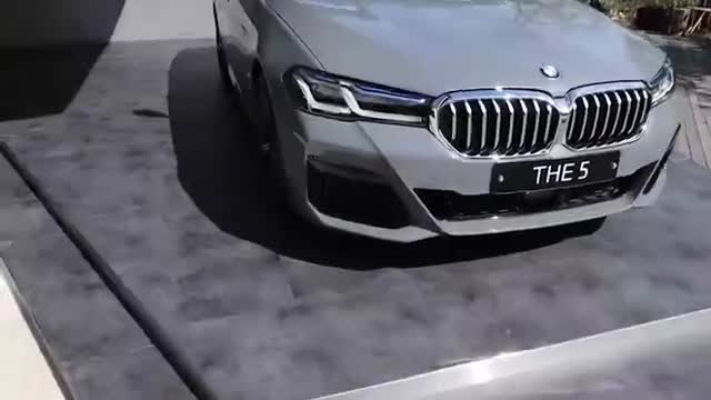 终于等来了，2021款全新宝马5系，近距离感受一下，啥叫改变！