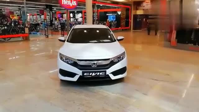 实拍白色本田思域，这颜值忍不住