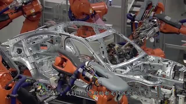 中国49岁大爷出资2万，3个月就造出木头电动汽车，还成功亮相车展