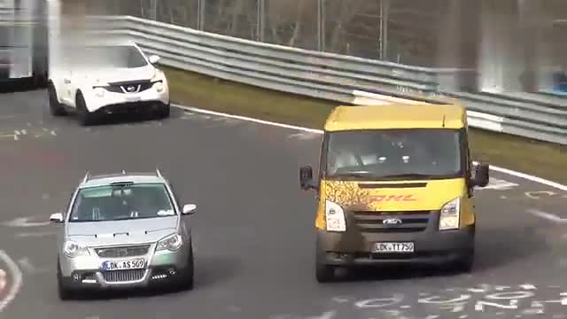 不是只有性能车才能上赛道,快递