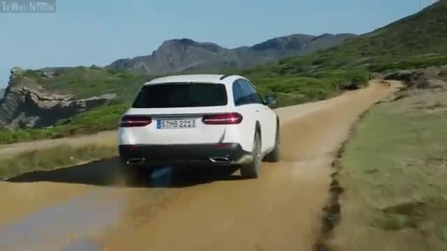 海外旅行车展示，全新梅赛德斯