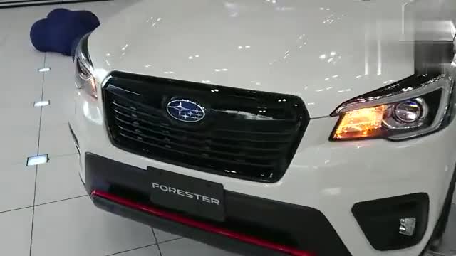 大气动感，实拍新款斯巴鲁森林人