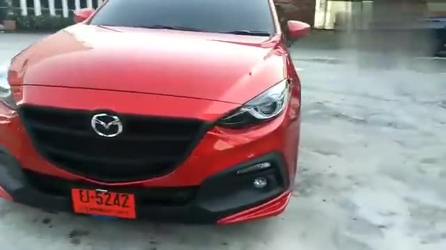 激进动感小钢炮，昂克赛拉两厢版