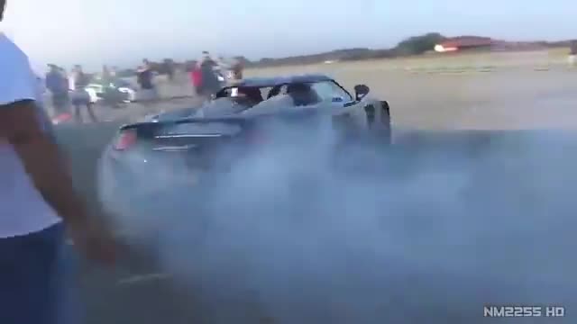 快来看看这样的帅气跑车吧，实拍