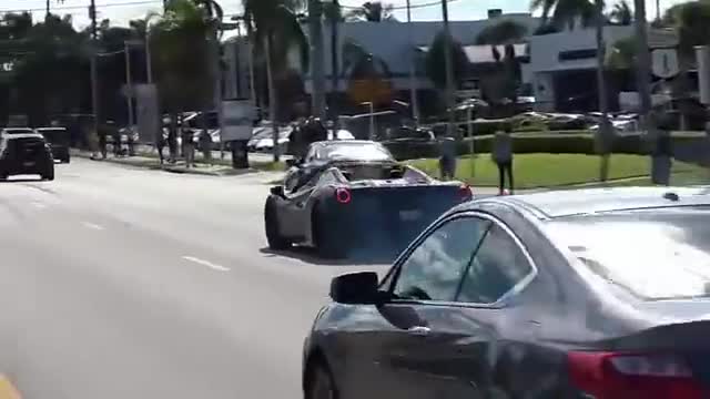 迈阿密街头超级跑车实拍！