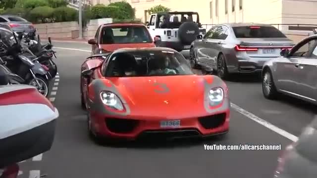 实拍海外街头豪华跑车展示姿态