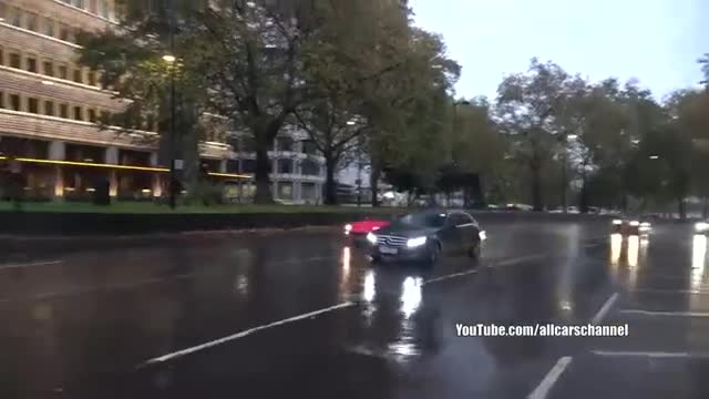 实拍雨天街头超跑加速性能范十