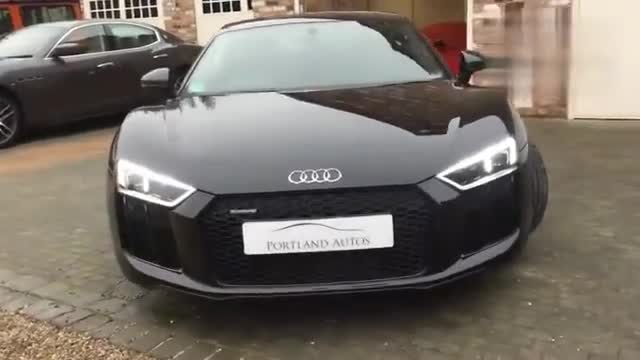 实拍酷黑奥迪R8V10PLUS，帅气蓄势待