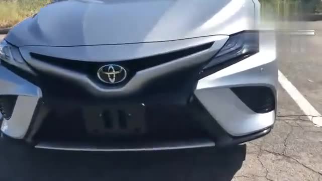 实拍丰田凯美瑞，开启个性美艳运