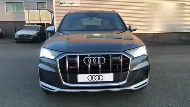 新车展示，实拍2020款奥迪Q7，颜值提