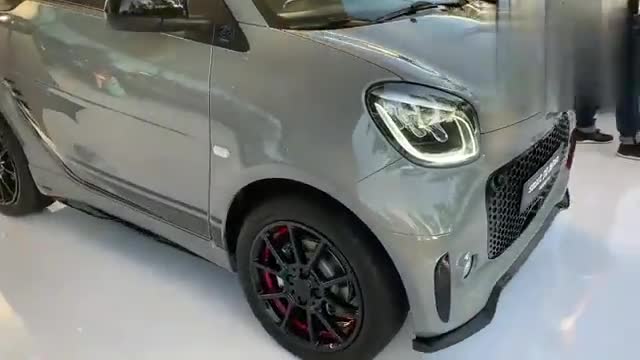 实拍奔驰Smart电动版，敞篷车身，感