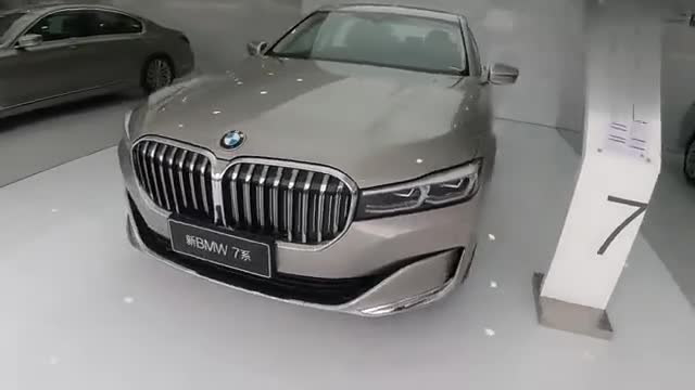 宝马全新7系到店实拍，够大够霸气