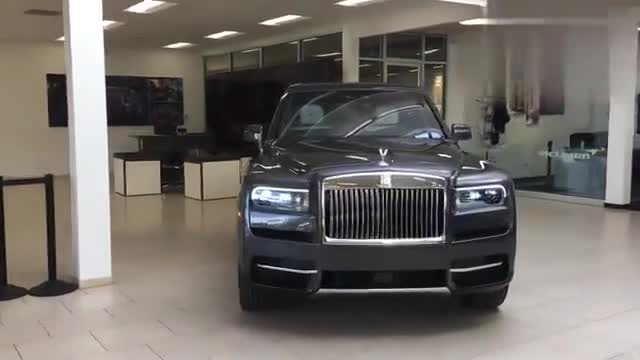 劳斯莱斯库里南到店，外观与内饰