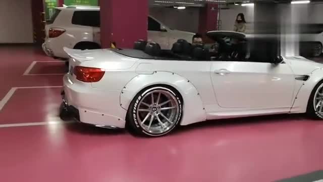 宝马敞篷跑车展示霸气声浪，要是