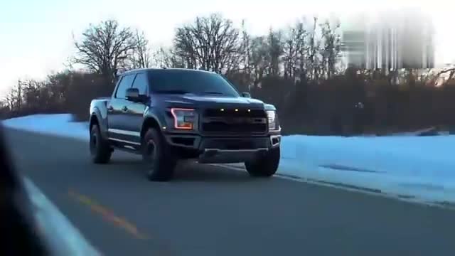 2020款全新福特猛禽F150，坐进车内感