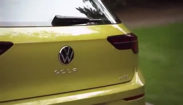 姿态优雅，全新大众高尔夫8驾驶