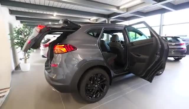 新车配备了新的前保险杠、新的格