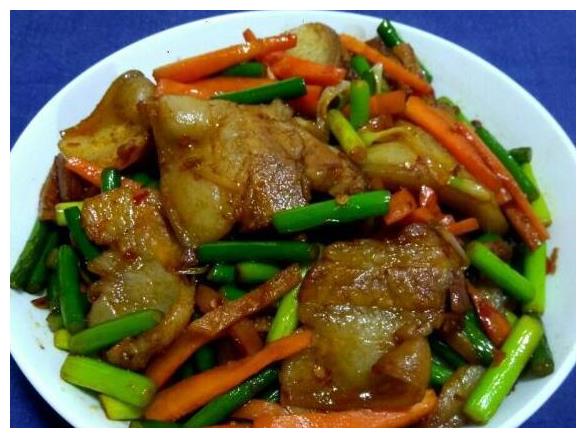 蒜苔回锅肉