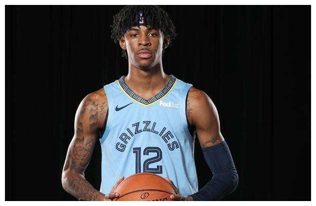 NBA张狂行为,27+14打爆湖人的小威少,写信施压拆103年白人雕像