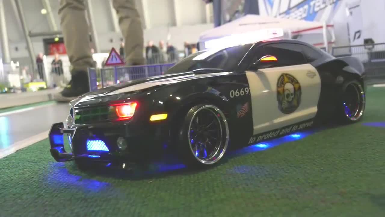 豪华玩具赛车展示场地视频