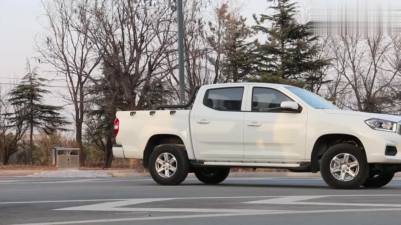 实拍上汽大通MAXUS T70皮卡